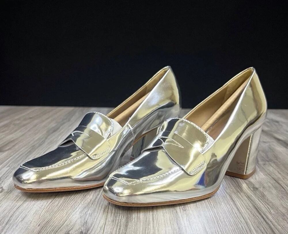 Bernardo Nessa Silver Mirror Metallic Heels Loafer Pump Womens Size 7.5 NEW